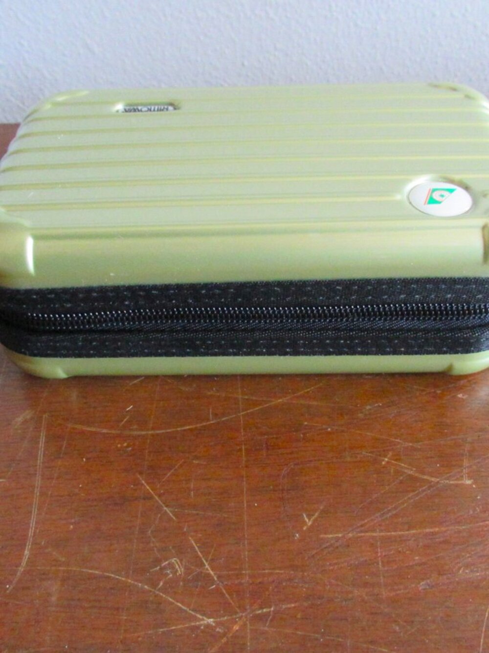 RIMOWA x EVA Air Amenity Hard Case Lime Green Limited Edition Travel - Picture 4 of 5
